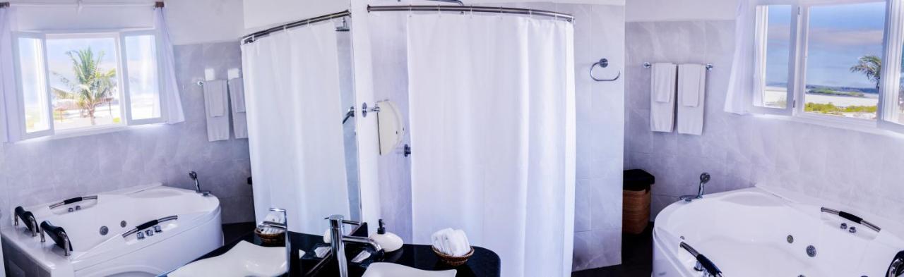 Hotel Angermeyer Waterfront Inn Пуерто Айора Екстериор снимка