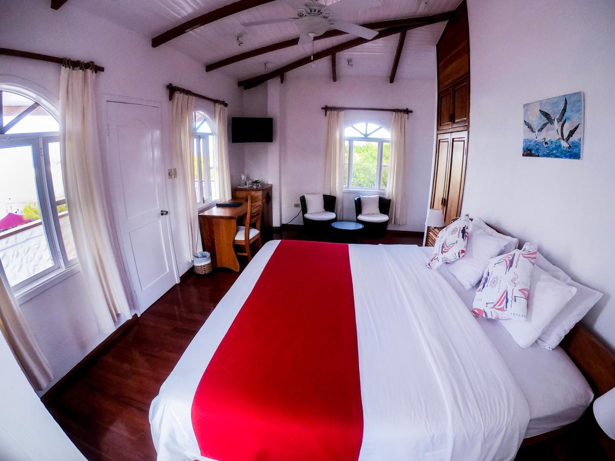 Hotel Angermeyer Waterfront Inn Пуерто Айора Екстериор снимка