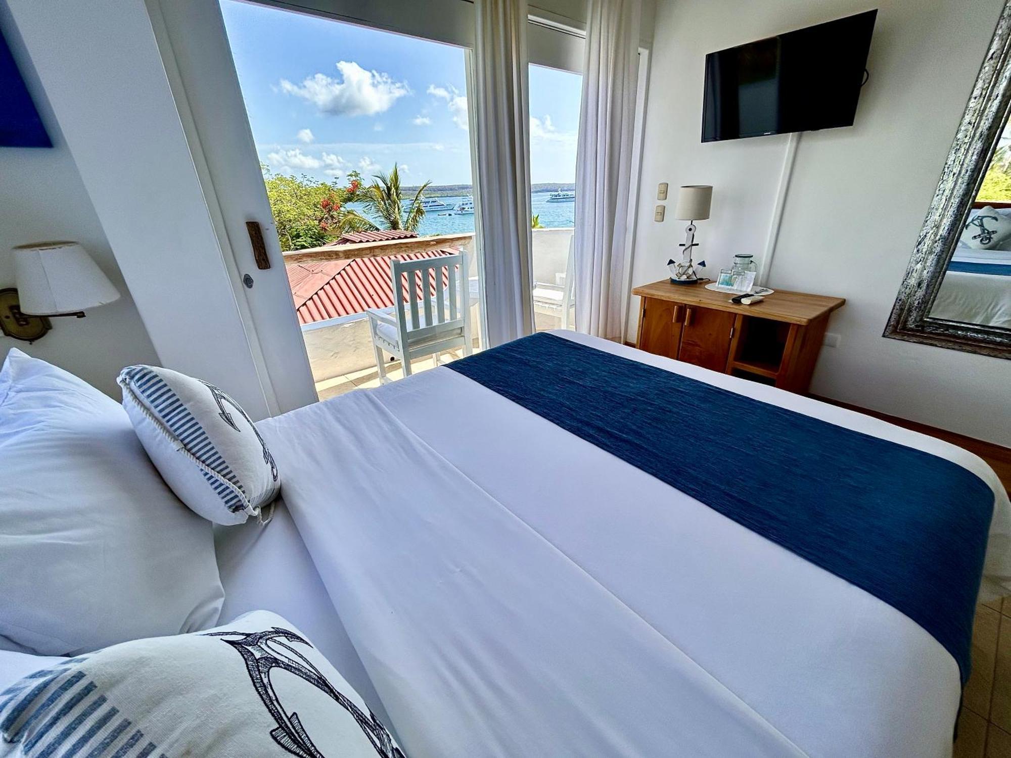 Hotel Angermeyer Waterfront Inn Пуерто Айора Екстериор снимка