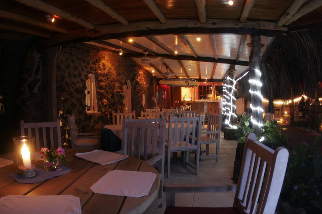 Hotel Angermeyer Waterfront Inn Пуерто Айора Екстериор снимка
