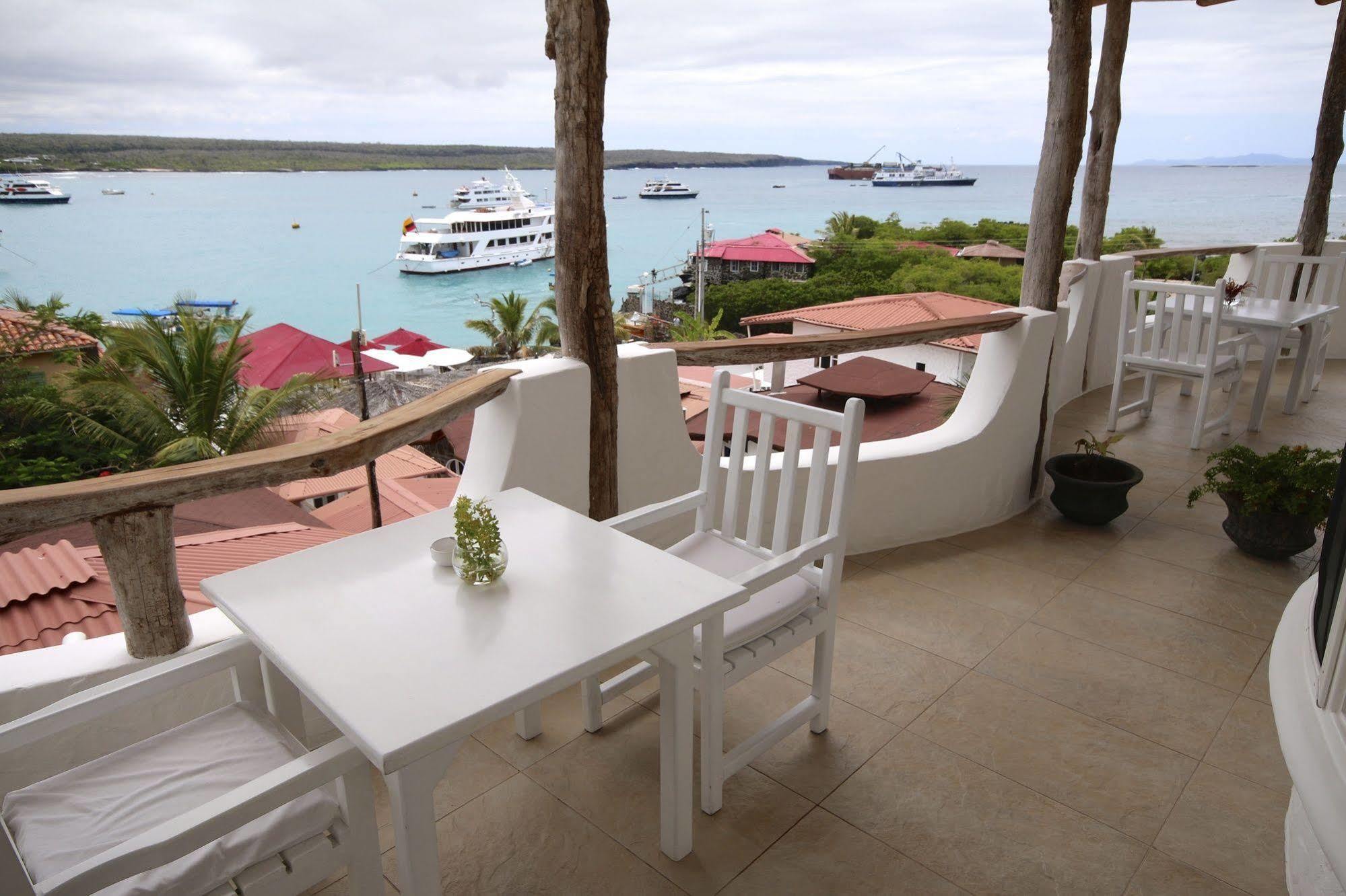 Hotel Angermeyer Waterfront Inn Пуерто Айора Екстериор снимка